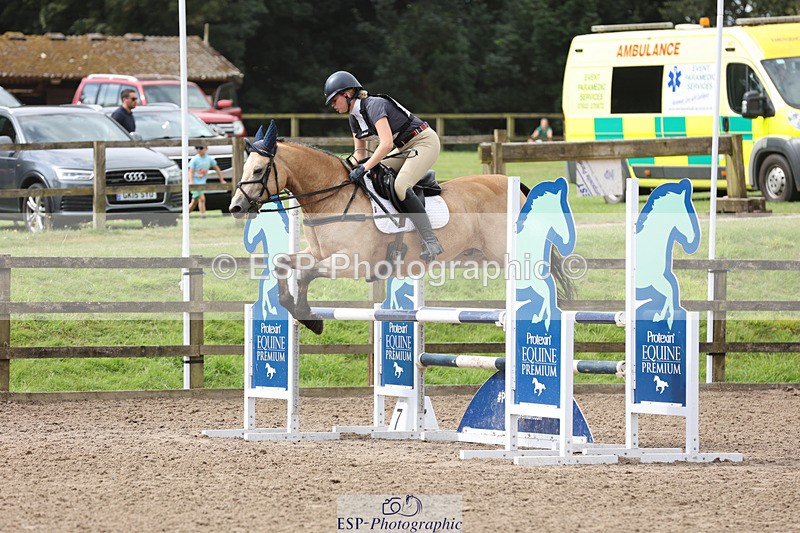 240804-105719-11379 - 316-Chloe_Dunn-TOWERHILL_SHAMIE