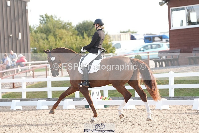 250817-090418-07082 - 121-Daisy.HedgesFelicia.v