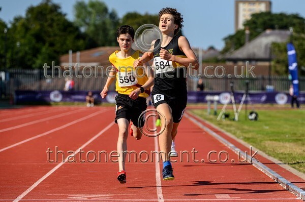 Age25SAT-927194 - Track Male