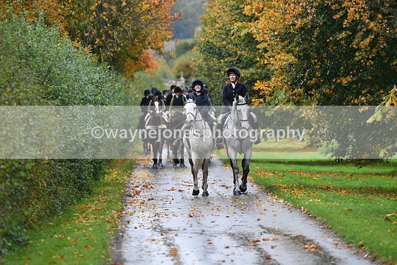 WJ5_6172 - B&B walk back for Hunt Tea !