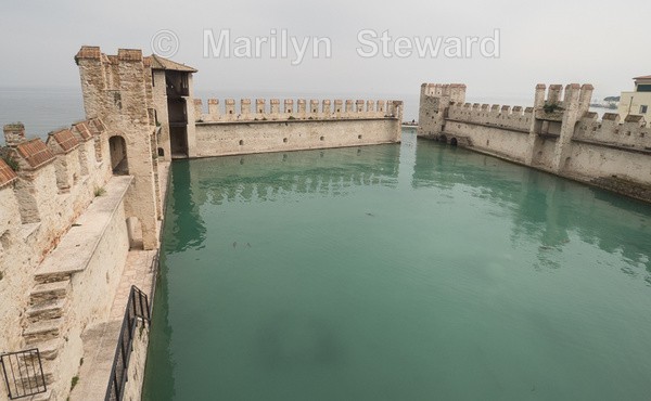 Sirmione - castle-4 - Lake Garda, Verona and Venice
