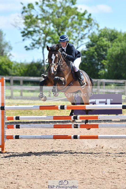 240609A-130958-05531 - Cls 18 Snr Newcomers and 1.10m Open