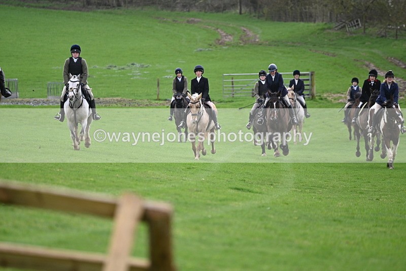 WJ6_9108 - Line Three