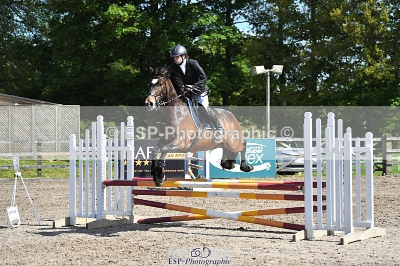 230512-110023-00636 - Cls 10 Snr 85cm Schooling
