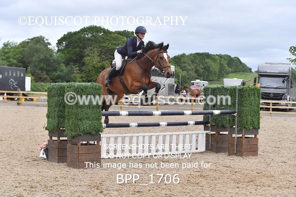 BPP_1706 - FRI CLASS 4 Senior Newcomers/ 1.10m Open