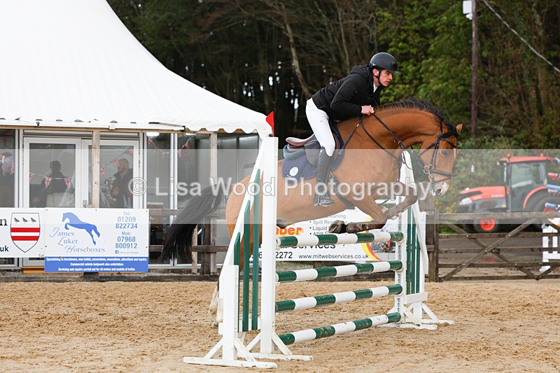 3E7A1465 - Class 6: Senior 1.05m