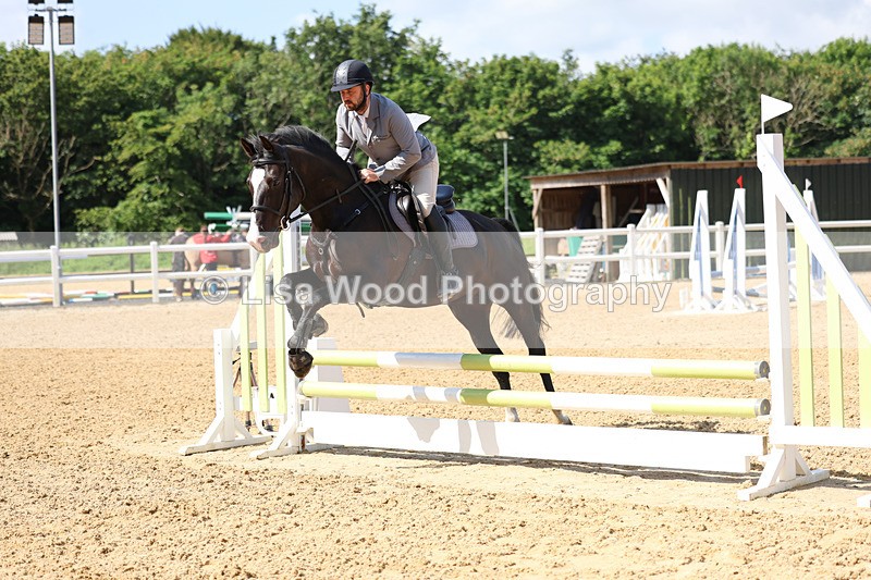 3E7A2624 - Class 2: 70cm Juniors and Seniors