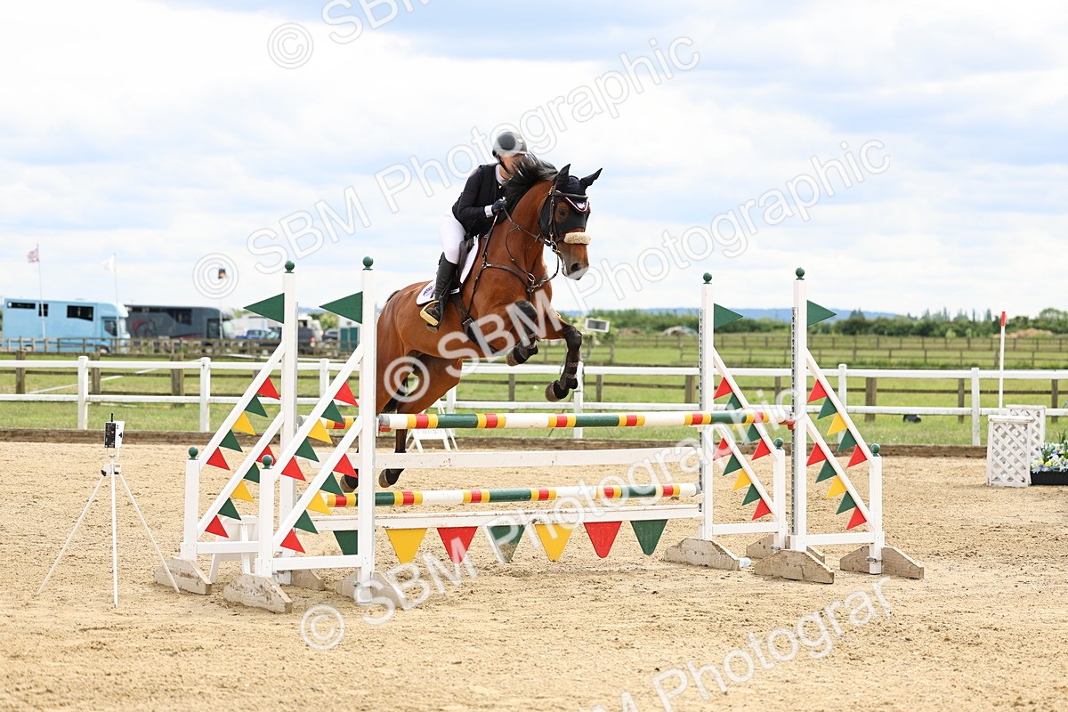 SBM_006124 - Class 19 - Senior Newcomers - 1.10m