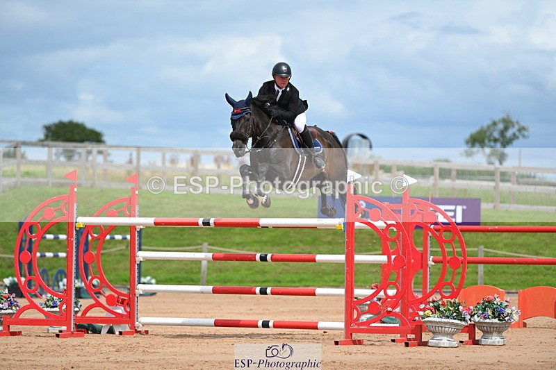 230721A-153016-07266 - Cls 10, 2 Star Big 1.45m Start to break