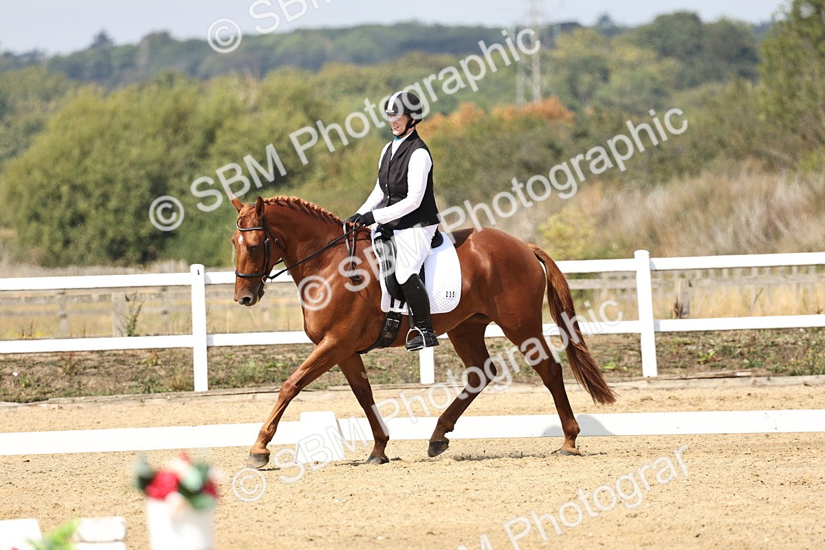 SBM_018376 - Class 16 - Novice 5 - 11.12-12.01