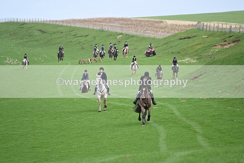 WJ6_9228 - Line Three