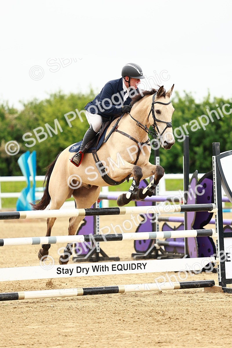 SBM_001032 - Class 4 - Senior Newcomers - 1.10m