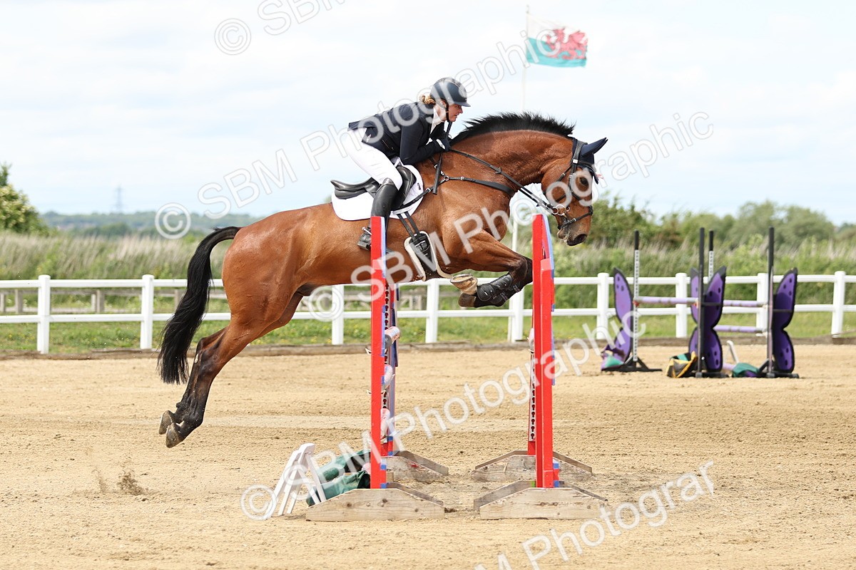 SBM_001054 - Class 4 - Senior Newcomers - 1.10m