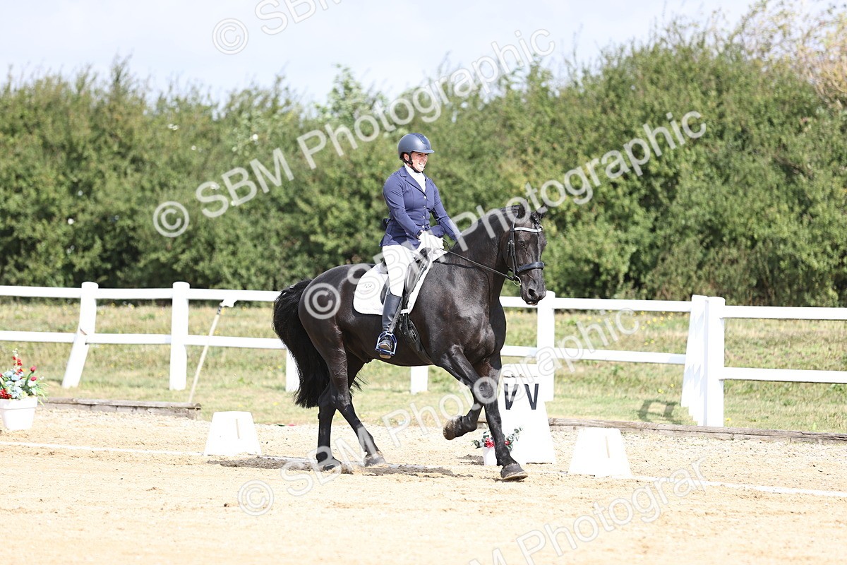 SBM_016106 - Class 14 - Novice 23 - 10.29-11.32