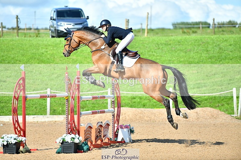 230723A-170002-13734 - Cls 8, 2 Star Medium 1.35m