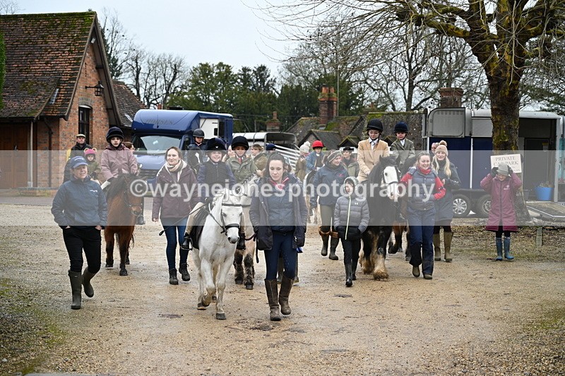 WJ7_9298 - Walk out..