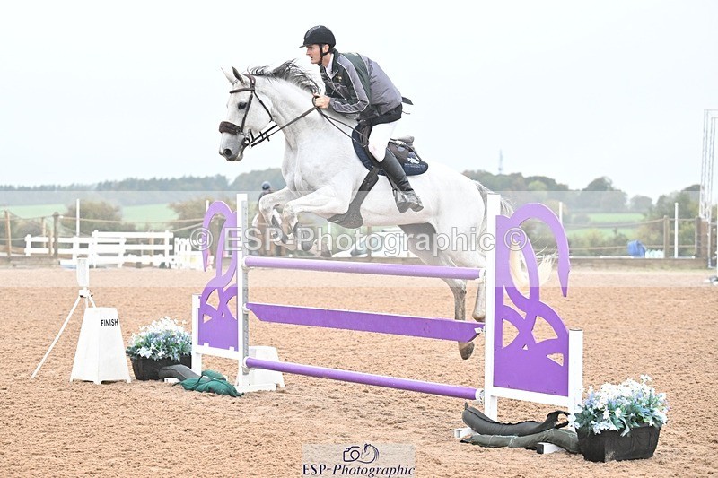 251003-131005-01040 - Cls 3 Foxhunter and 1.20m