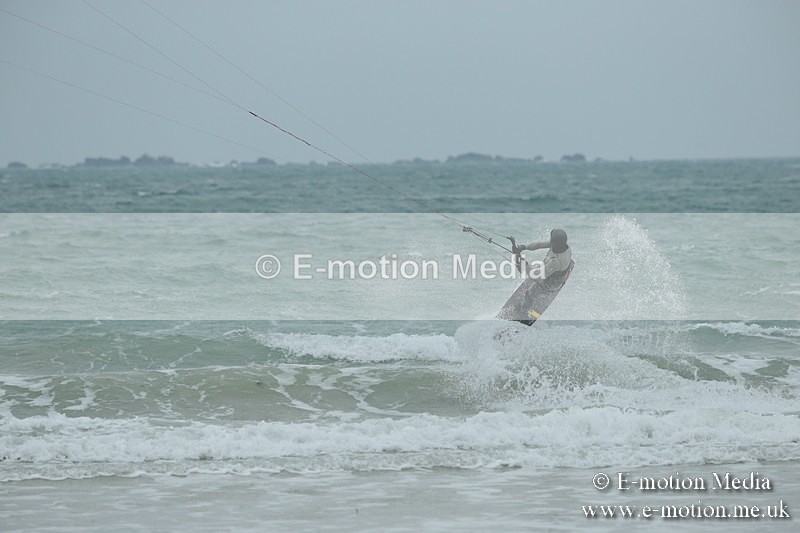 KS 300313-12 - Kite Surfing
