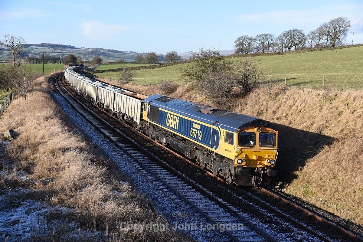JL - 18.1.23 66719 6E69 Ribblehead - Hunslet, Tommy Halls Barn - Tommy Hall's Barn