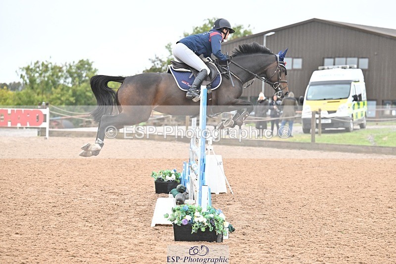 251003-131234-01054 - Cls 3 Foxhunter and 1.20m