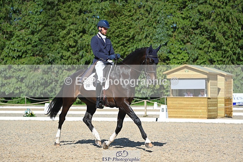 230526-165312-07425 - 258-DHI_KING_NELSON-Barnie_Brotherton-WEDTrotUp+DR