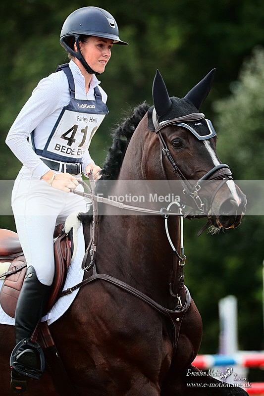 BESJ 290626 3517a - Equestrian