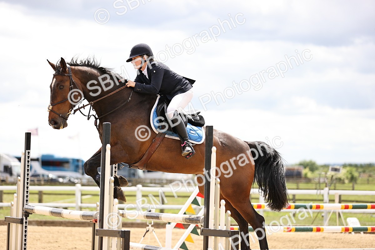 SBM_003088 - Class 11 - Senior Newcomers - 1.10m