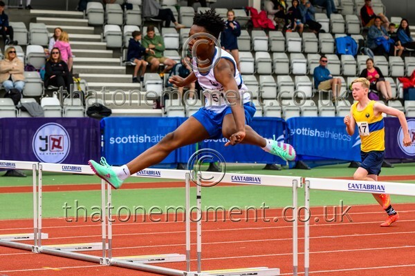 Age25SUN-910380 - Track Male