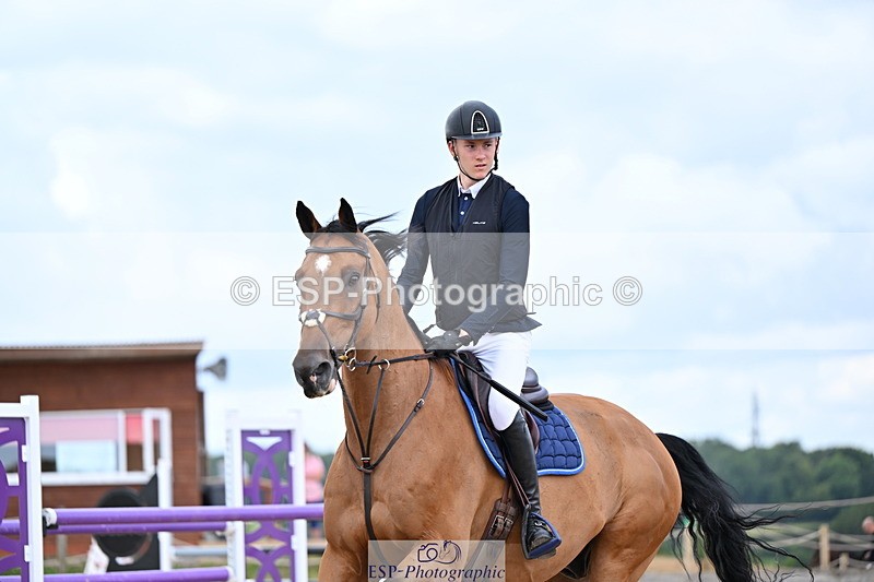 240726A-134242-01487 - Cls 3 Snr Foxhunter