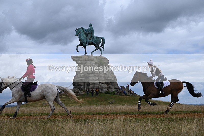 DSC_7208 - Time at Statue 12:45 to 13:15