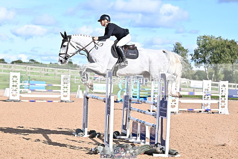 260923B-155143-01068 - Cls 06 Snr Fox & 1.20m Open