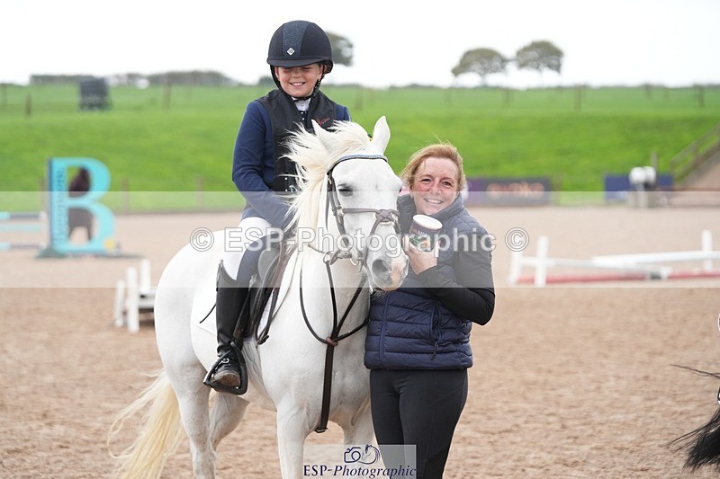 250920-160416-01558 - Cls 21 Pony Intro 80cm Derby