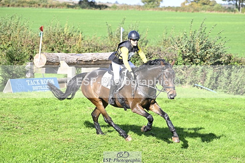 251024A-123905-11234 - B-135-Eva.Carse