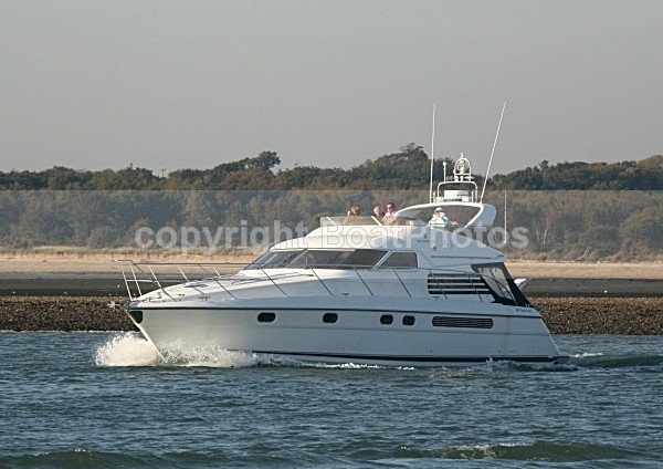 081112 MY GEM IMG_0349 - Flybridge Cruisers