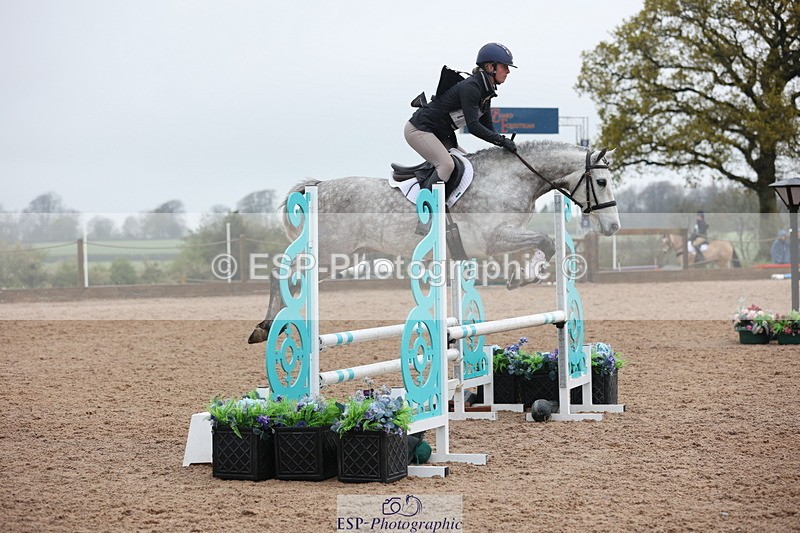 250418-142800-04879 - 170-Emma.Langfjord-Friend-MOUNTROSS.FIONN