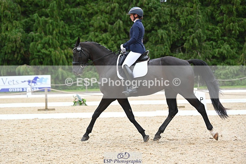 230813-165601-08517 - Cls 14 Medium Silver 16.45 to End