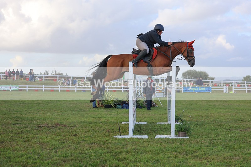3E7A4883 - Class C1: Showjumping Senior Newcomers/1.10m open