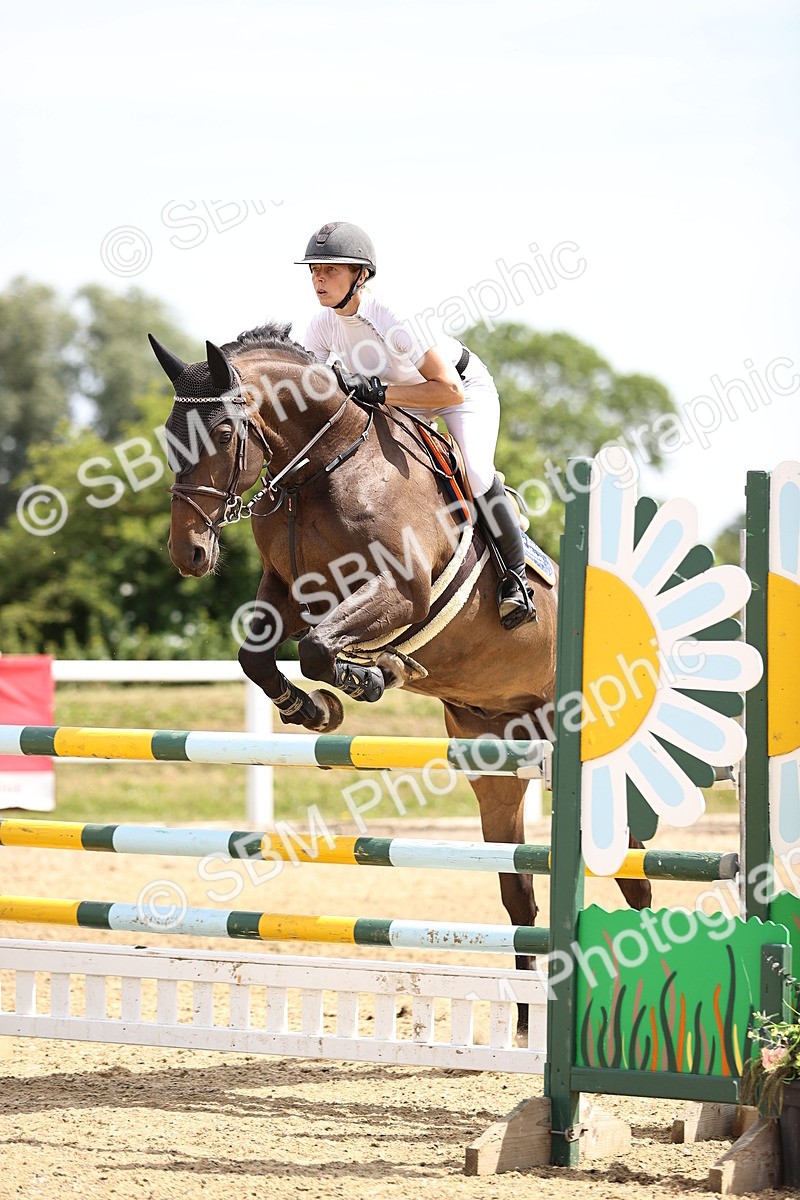 SBM_000571 - Class 15 - Redpost Equestian Senior Foxhunter - 1.20m