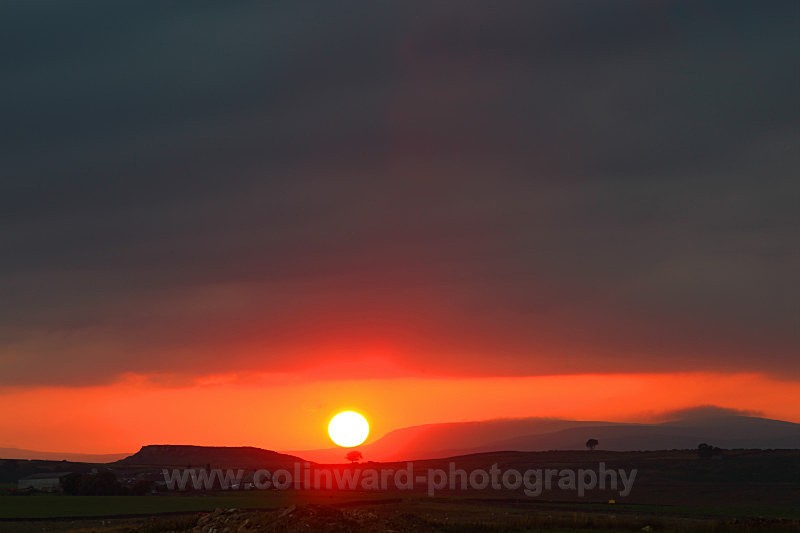 Sun setting over the north pennines     ref 8858 - The Pennines and Cumbria