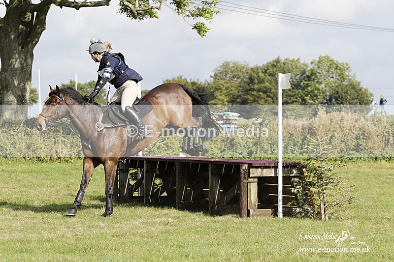  WWHT 171021 3057 - Intermediate (0.90m)  17/10/21