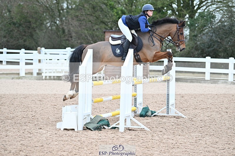 240128A-122848-00870 - Cls 4 Pony Newcomers and 1m Open