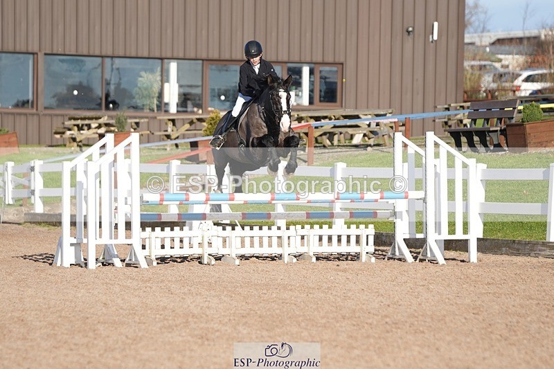 251130-130243-01206 - Cls 15 - 17 Children on Horses