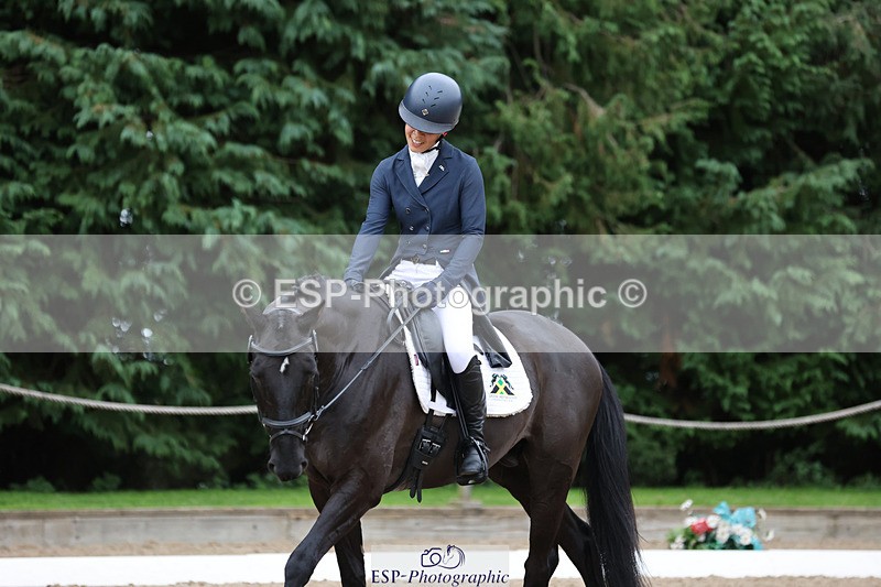 241024-114324-01900 - 052-Lydia.Heywood-JUST.THE.BISCUIT