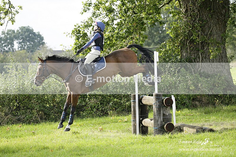 WWHT 171021 2964 - Intermediate (0.90m)  17/10/21