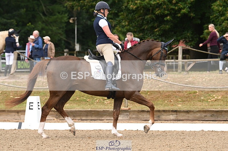 250719A-093951-03008 - 144-Verity.Perry-Vogue