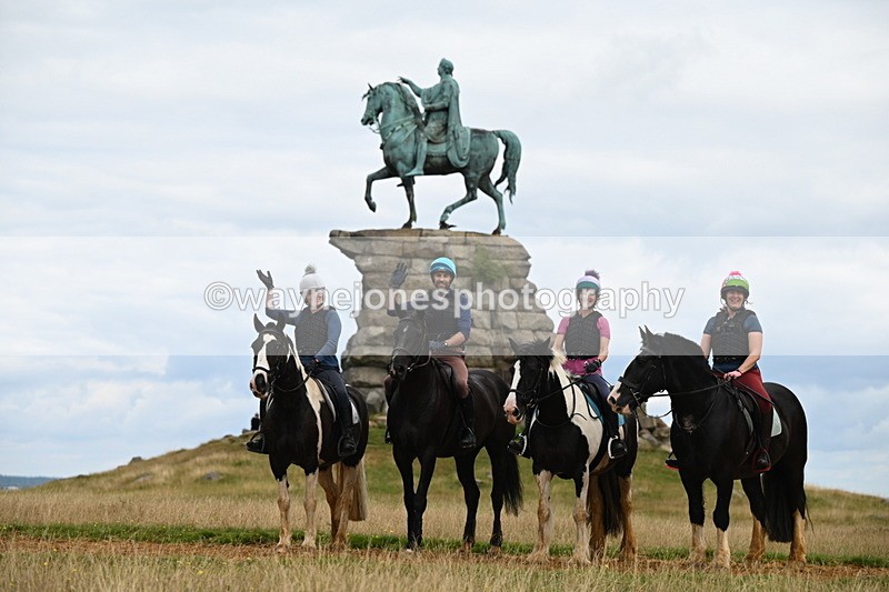 DSC_6447 - Time at Statue 12:17 to 12:44