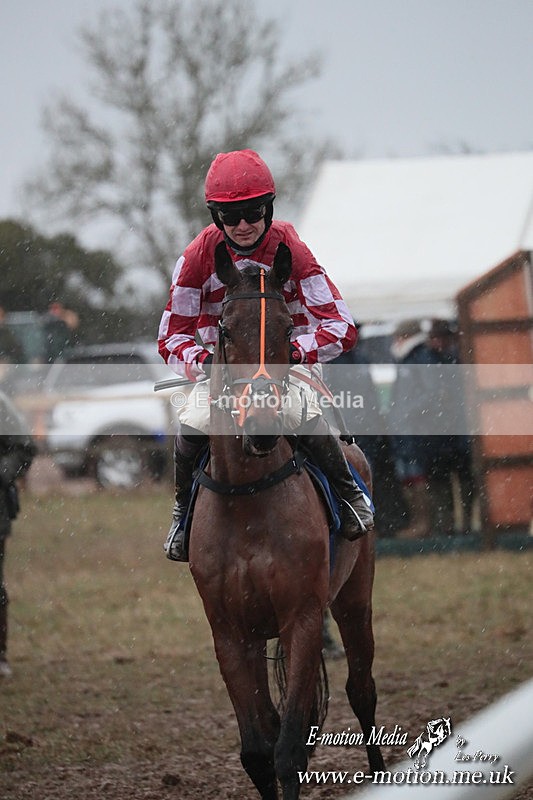 PtP 260125 1030 - Cocklebarrow Point-to-Point racing with the Heythrop Hunt 26/01/25