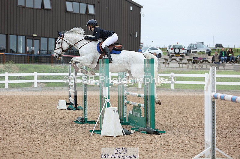 241101A-133704-02156 - FRI Cls 6 Foxhunter and 1.20m Open
