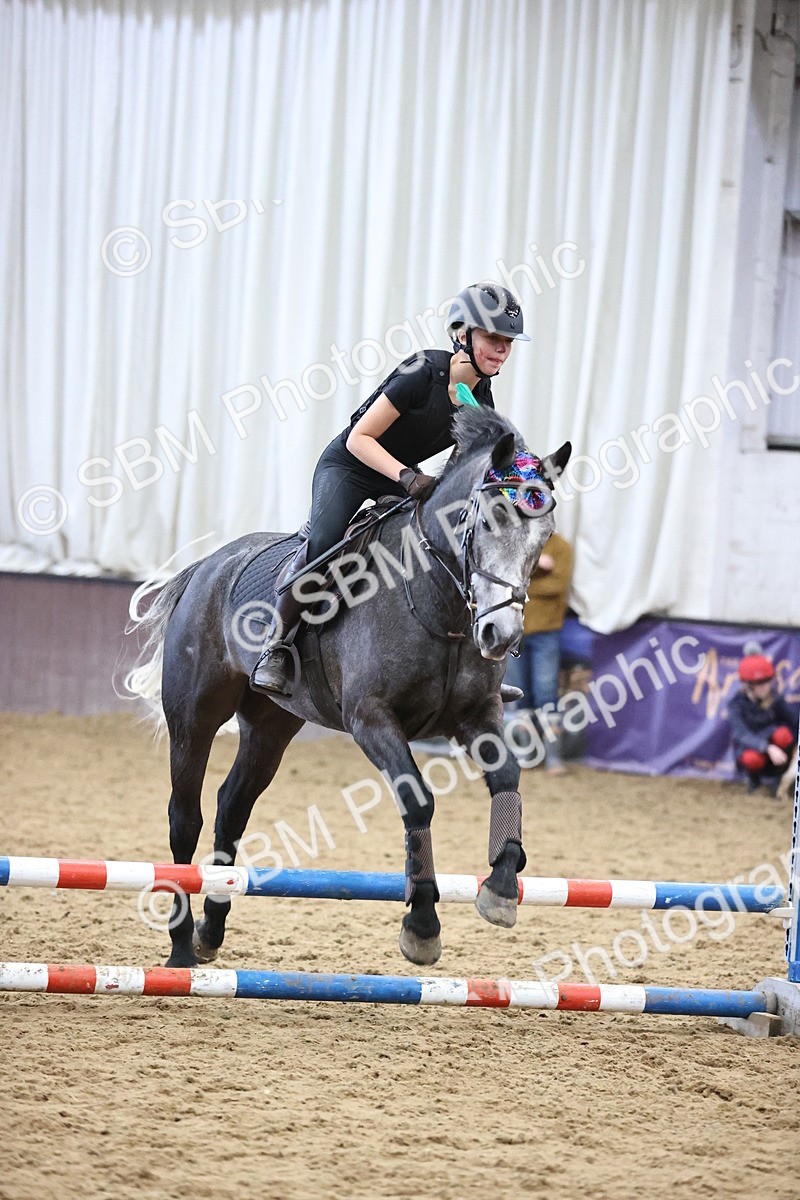 SBM_001335 - Class 3 - Horse & Hound 60cm