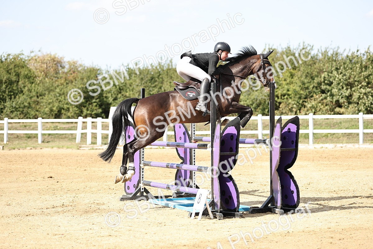 SBM_005139 - Class 6 = Senior Newcomers - 1.10m Open
